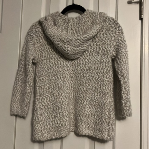 Girls sweater with hood - Picture 2 of 3